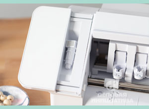 Silhouette CAMEO 4 cutting plotter Side compartment for storing knives and tools